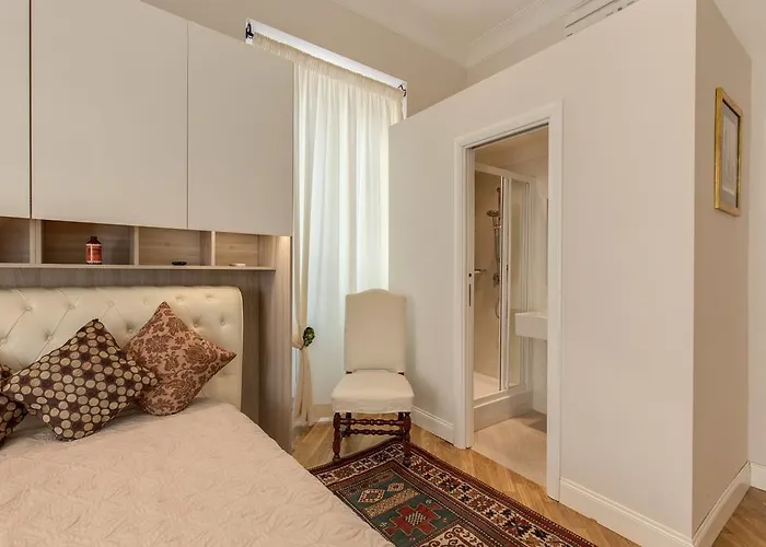 Casa Claudia Giulio Cesare 3*